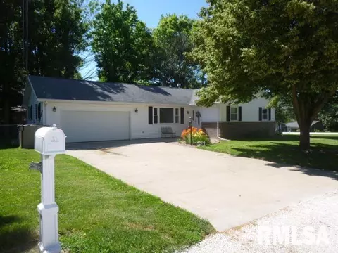 5 Springwater Dr, Jacksonville, IL 62650
