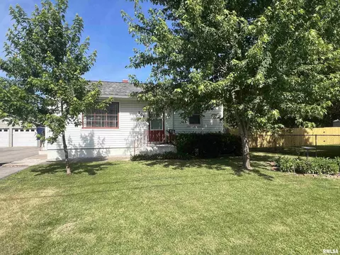 208 Illinois Ave, Galesburg, IL 61401