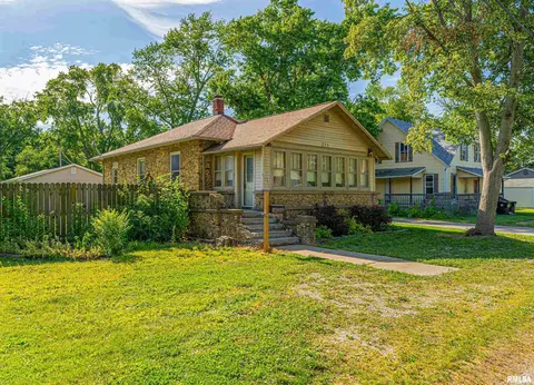 721 N Elizabeth, Clinton, IL 61727