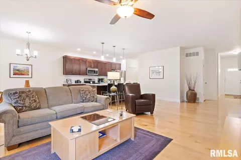 3304 Lakemere Dr, Springfield, IL 62711 photo 7