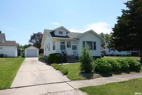 664 E 4th St, Galesburg, IL 61401