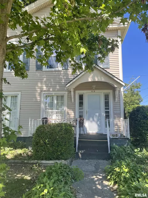615 S Diamond St, Jacksonville, IL 62650
