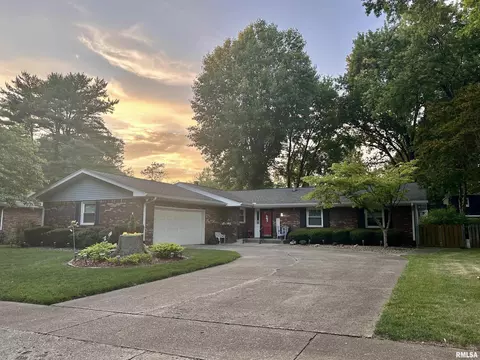131 Doral Dr, Springfield, IL 62704