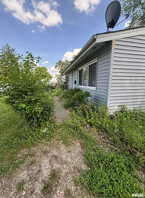 2600 Manor Ave, Springfield, IL 62703 photo 3