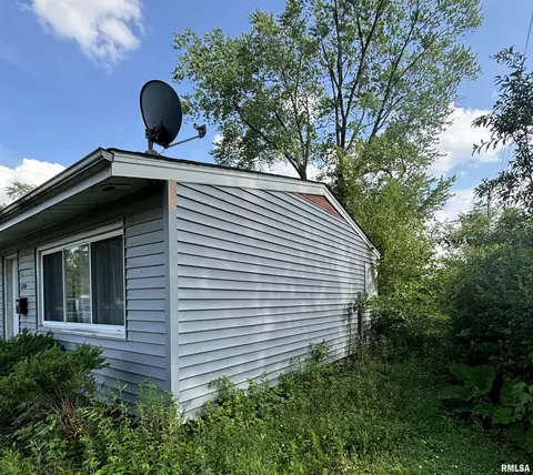 2600 Manor Ave, Springfield, IL 62703 photo 2