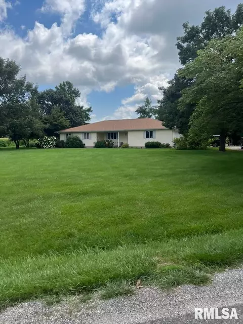 8046 Farmington Cemetery Rd, Pleasant Plains, IL 62677