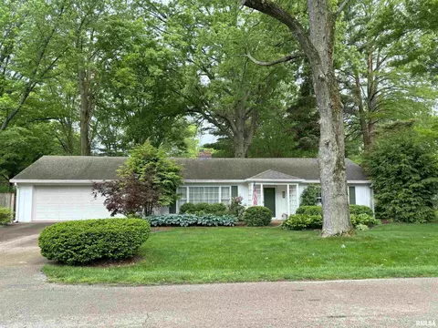 2106 Cherry Rd, Springfield, IL 62704