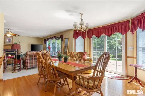 404 Colbrook Dr, Springfield, IL 62702 photo 13