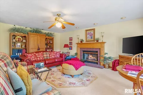 404 Colbrook Dr, Springfield, IL 62702 photo 16