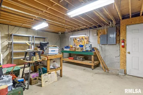 404 Colbrook Dr, Springfield, IL 62702 photo 34