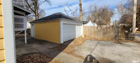 823 W Monroe St, Springfield, IL 62704 photo 16