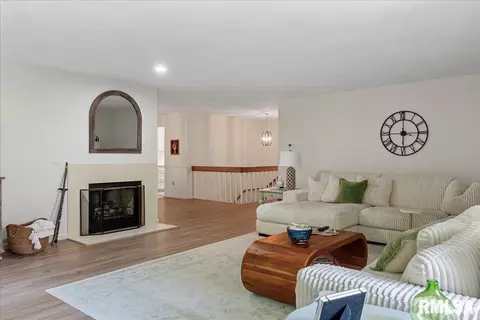 2531 Chapel Hill Rd, Springfield, IL 62702 photo 8