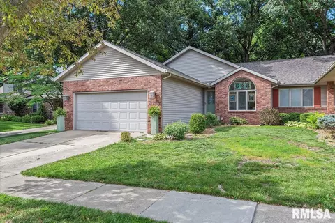 2531 Chapel Hill Rd, Springfield, IL 62702