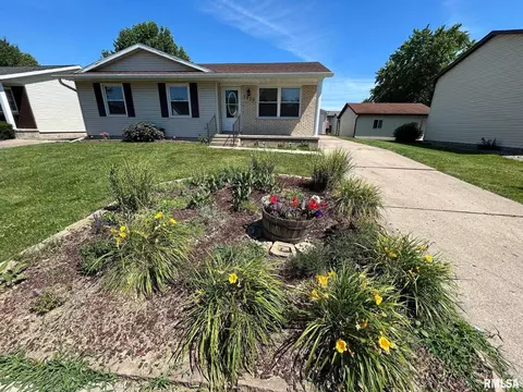 3029 E Griffiths Ave, Springfield, IL 62702 photo 2