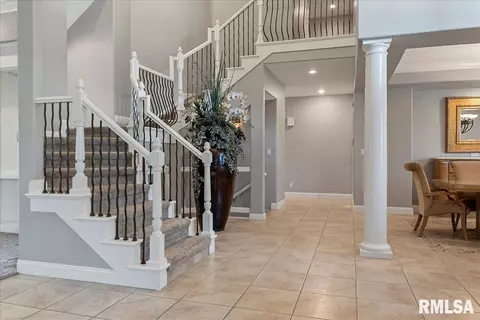 Entry Way - 2308 Connie Dr, Springfield, IL 62704 photo 1 of 10