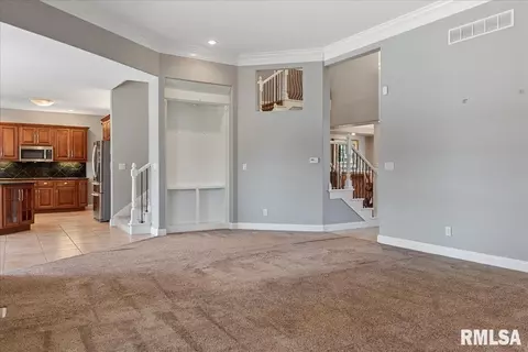 Living - 2308 Connie Dr, Springfield, IL 62704 photo 5 of 8