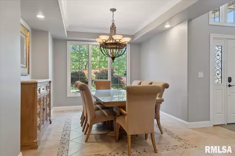 Dining - 2308 Connie Dr, Springfield, IL 62704 photo 1 of 2