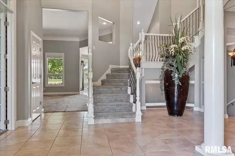Entry Way - 2308 Connie Dr, Springfield, IL 62704 photo 2 of 10