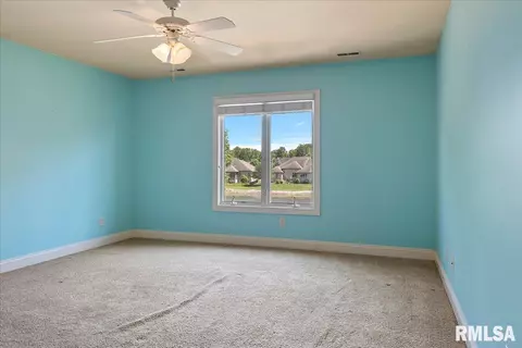 Bedroom - 2308 Connie Dr, Springfield, IL 62704 photo 9 of 14