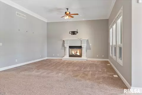 Living - 2308 Connie Dr, Springfield, IL 62704 photo 4 of 8