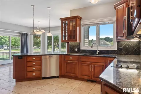 Kitchen - 2308 Connie Dr, Springfield, IL 62704 photo 2 of 2