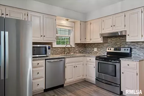2029 Bates Ave, Springfield, IL 62704 photo 13