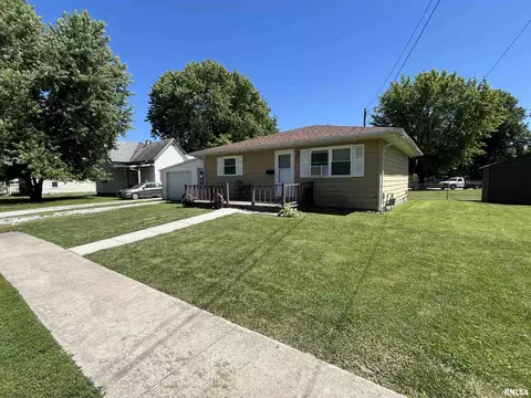 520 E Jackson St, Virden, IL 62690 photo 11