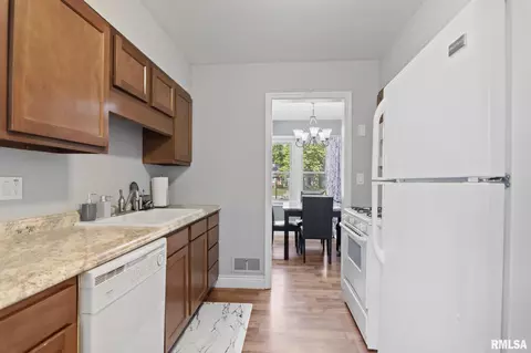 Kitchen - 2528 S Walnut St, Springfield, IL 62704 photo 2 of 2