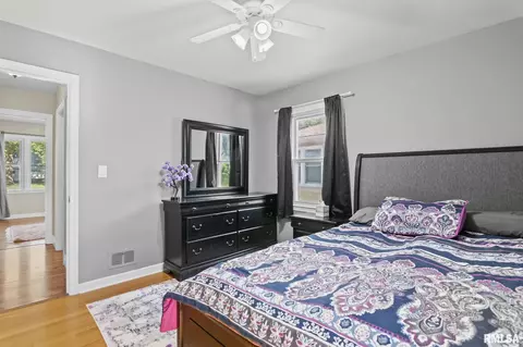 Bedroom - 2528 S Walnut St, Springfield, IL 62704 photo 2 of 6