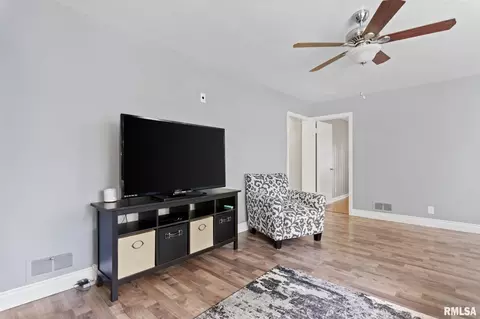Other - 2528 S Walnut St, Springfield, IL 62704 photo 2 of 14