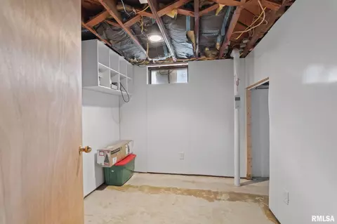 Other - 2528 S Walnut St, Springfield, IL 62704 photo 10 of 14