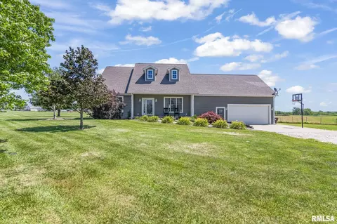 14 Valley Ct, Winchester, IL 62694