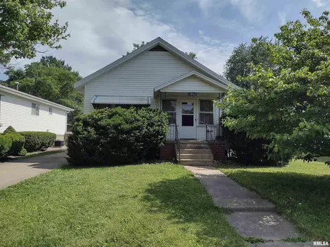 1262 W Losey St, Galesburg, IL 61401