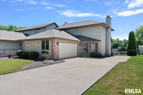 2714 S Chase Dr, Springfield, IL 62704