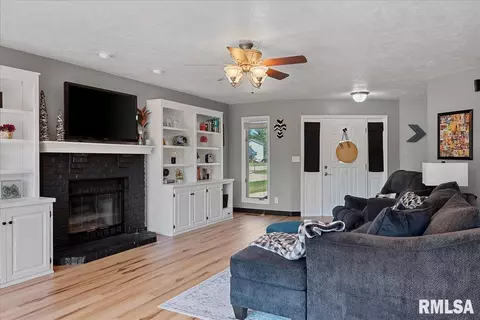 2714 S Chase Dr, Springfield, IL 62704 photo 7