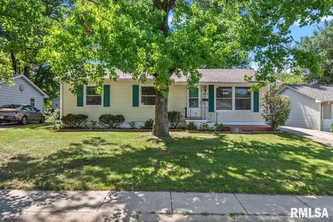 1403 Johnson Ln, Springfield, IL 62702