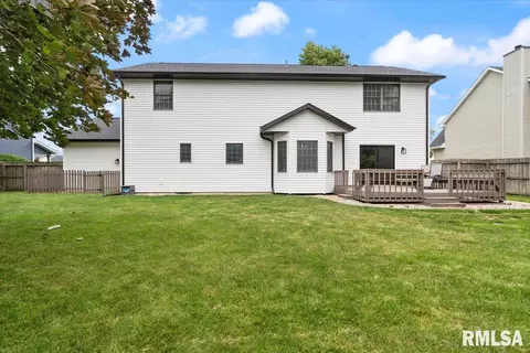 Exterior - 520 Teal Dr, Chatham, IL 62629 photo 10 of 12