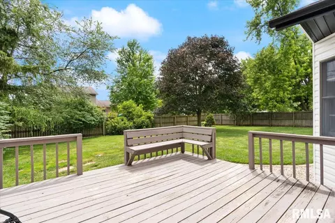 Exterior - 520 Teal Dr, Chatham, IL 62629 photo 5 of 12