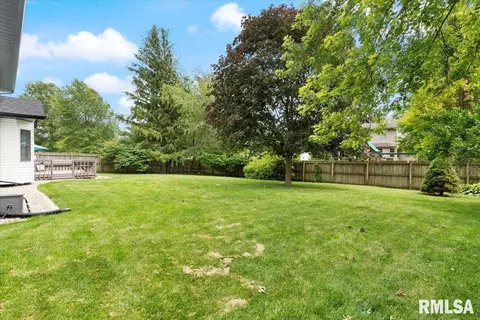 Exterior - 520 Teal Dr, Chatham, IL 62629 photo 9 of 12