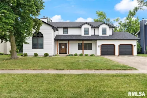 520 Teal Dr, Chatham, IL 62629