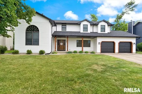 Exterior - 520 Teal Dr, Chatham, IL 62629 photo 2 of 12