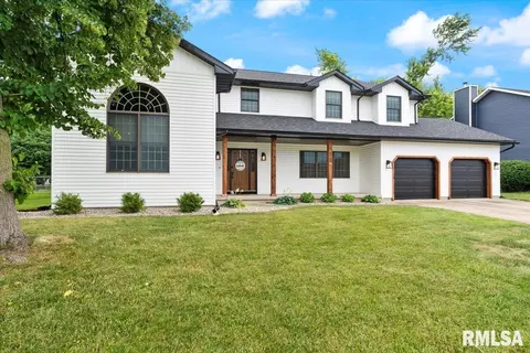 Exterior - 520 Teal Dr, Chatham, IL 62629 photo 3 of 12