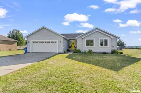 803 N Bitterroot Ct, Athens, IL 62613