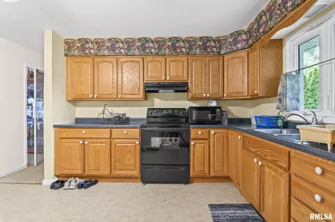 28 Longbow Ln, Springfield, IL 62704 photo 9