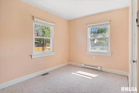 Bedroom - 2424 S 6th St, Springfield, IL 62703 photo 1 of 6