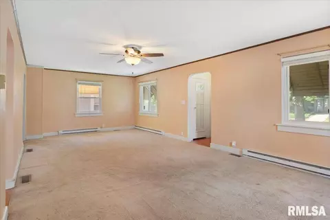 Living - 2424 S 6th St, Springfield, IL 62703 photo 1 of 4
