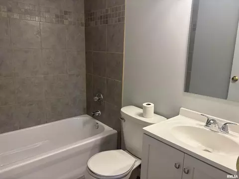 828 N Ohio St, Springfield, IL 62702 photo 7