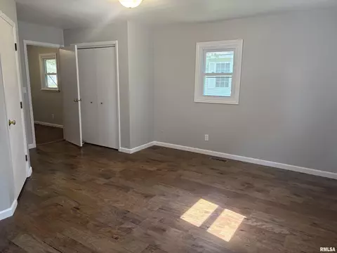 828 N Ohio St, Springfield, IL 62702 photo 4
