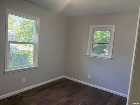 828 N Ohio St, Springfield, IL 62702 photo 8