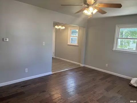828 N Ohio St, Springfield, IL 62702 photo 2